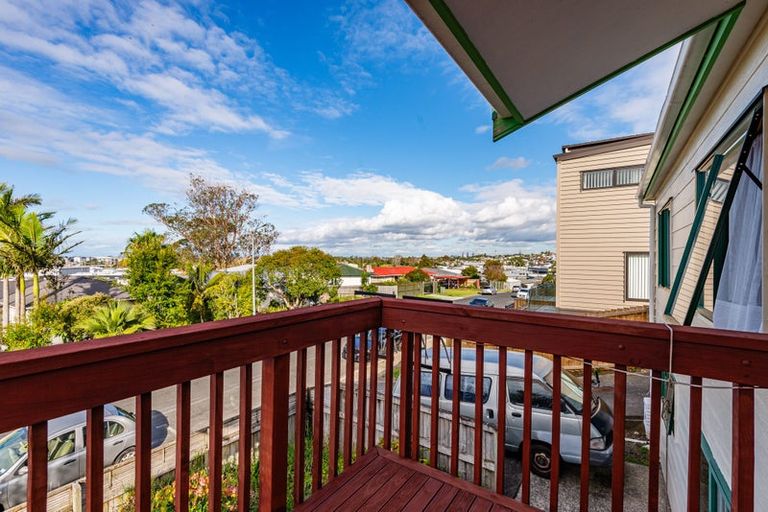 Photo of property in 40 Bruce Road, Glenfield, Auckland, 0629