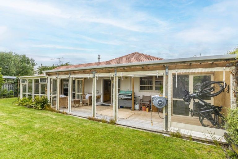Photo of property in 3 Kanawa Street, Waikanae, 5036