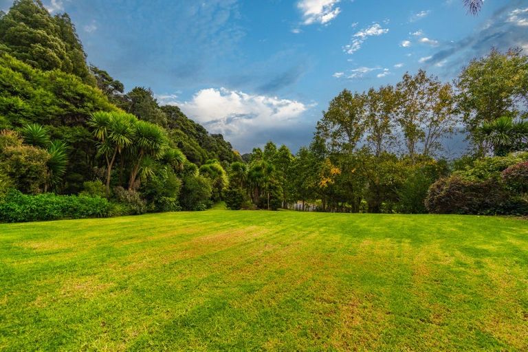 Photo of property in 26b Awhiorangi Promenade, Swanson, Auckland, 0816