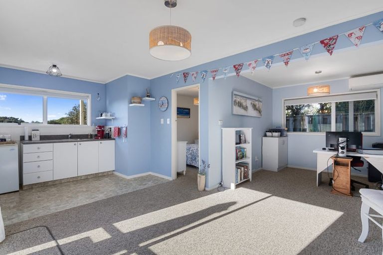 Photo of property in 14 Cliff Road, Tasman, Upper Moutere, 7173