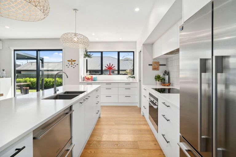 Photo of property in 9 Centre Crescent, Wanaka, 9305