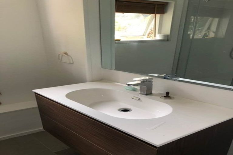 Photo of property in 40 Judkins Crescent, Cockle Bay, Auckland, 2014