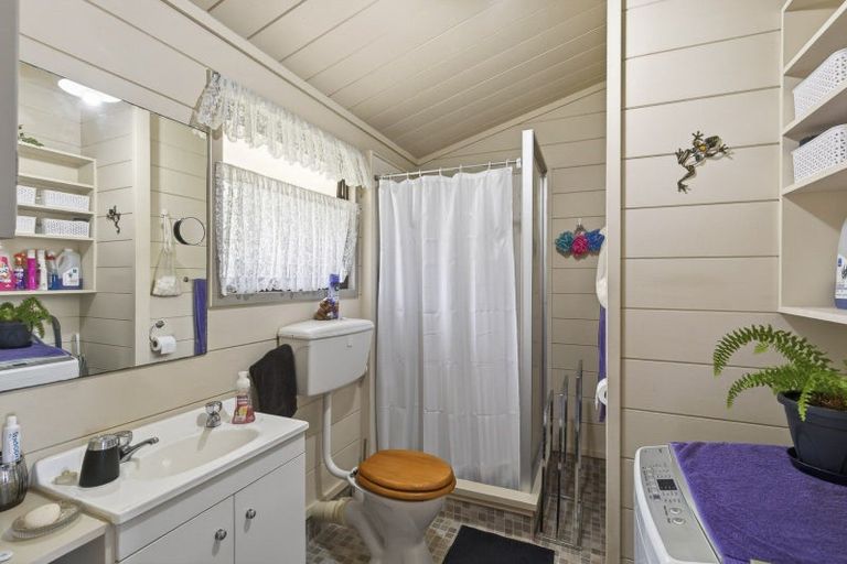 Photo of property in 14a Ambury Place, Merrilands, New Plymouth, 4312