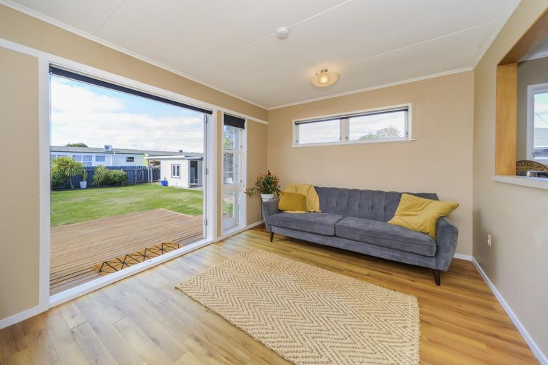 Photo of property in 9 Leslie Avenue, Cloverlea, Palmerston North, 4412