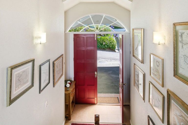 Photo of property in 12 Tensing Place, Khandallah, Wellington, 6035