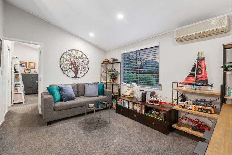 Photo of property in 1 Cross Street, Manly, Whangaparaoa, 0930