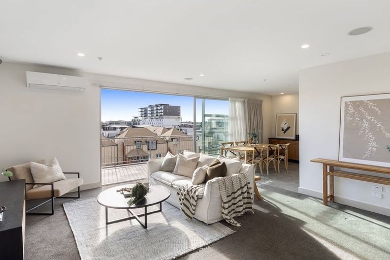 Photo of property in Braemar Apartments, 6/2 Cranmer Square, Christchurch Central, Christchurch, 8013