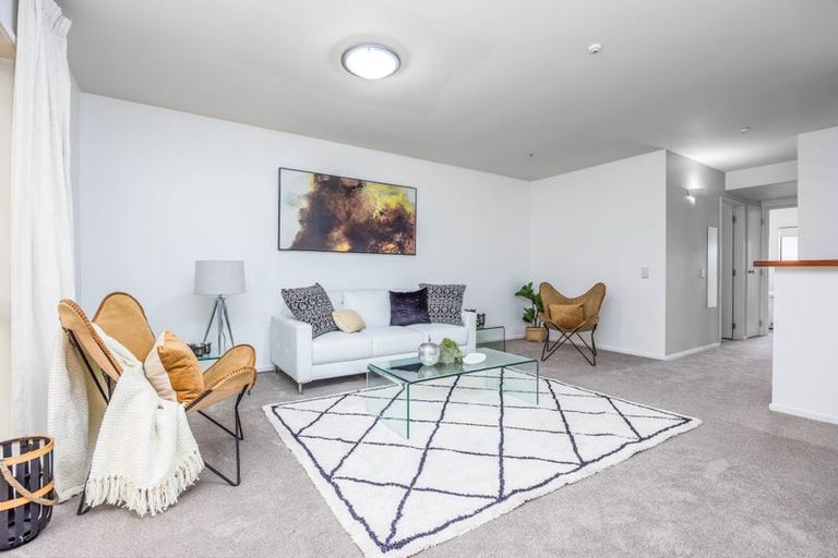 Photo of property in The Grange, 15/92 Bush Road, Albany, Auckland, 0632