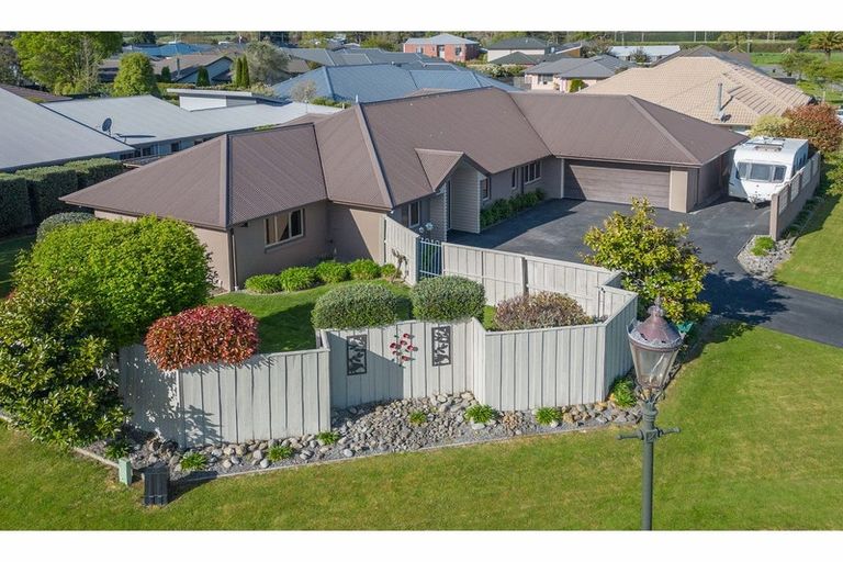 Photo of property in 12 Belgrave Drive, Rangiora, 7400