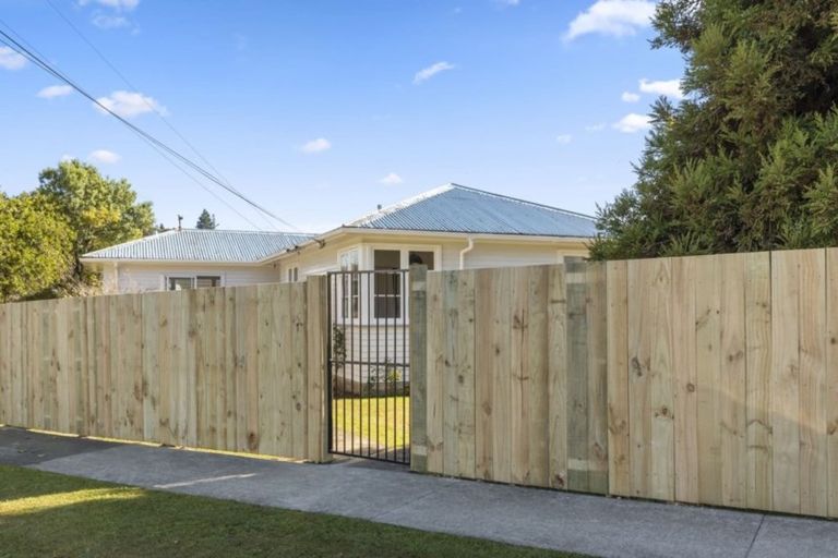 Photo of property in 22 Richard Grove, Stokes Valley, Lower Hutt, 5019