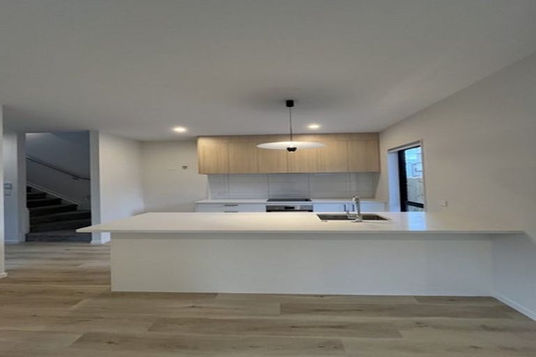 Photo of property in 9 Renata Crescent, Te Atatu Peninsula, Auckland, 0610