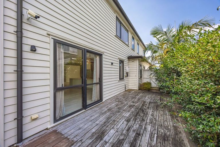 Photo of property in 42 Headland Drive, Long Bay, Auckland, 0630