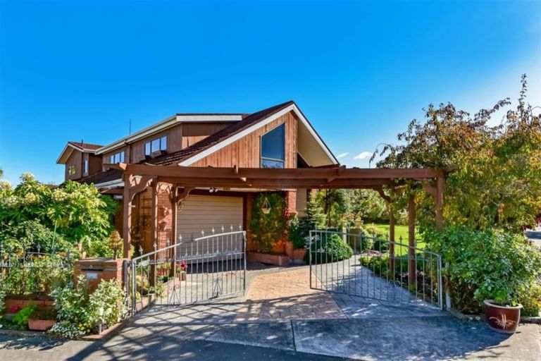 Photo of property in 5 Waimokihi Place, Somerfield, Christchurch, 8024