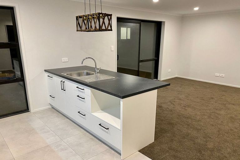 Photo of property in 38 Kiritiana Close, Pyes Pa, Tauranga, 3112