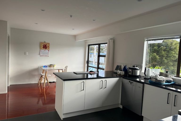 Photo of property in 2/112 Archers Road, Glenfield, Auckland, 0629