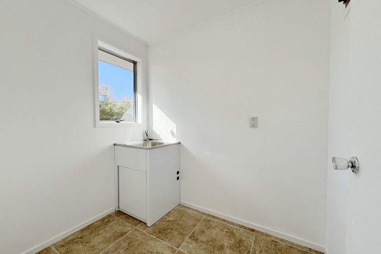 Photo of property in 38 Chislehurst Street, Henderson, Auckland, 0612