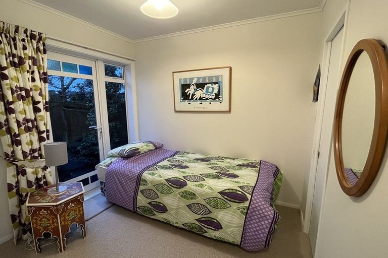 Photo of property in 1 Sunset Parade, Plimmerton, Porirua, 5026