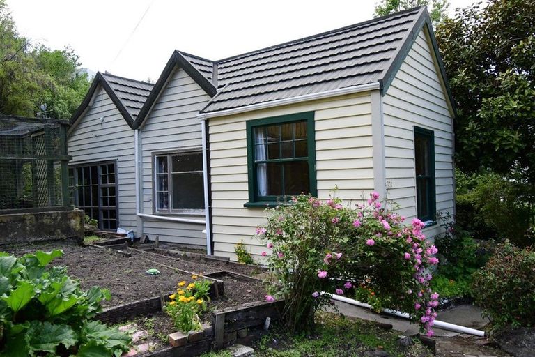 Photo of property in 24a Voelas Road, Lyttelton, 8082