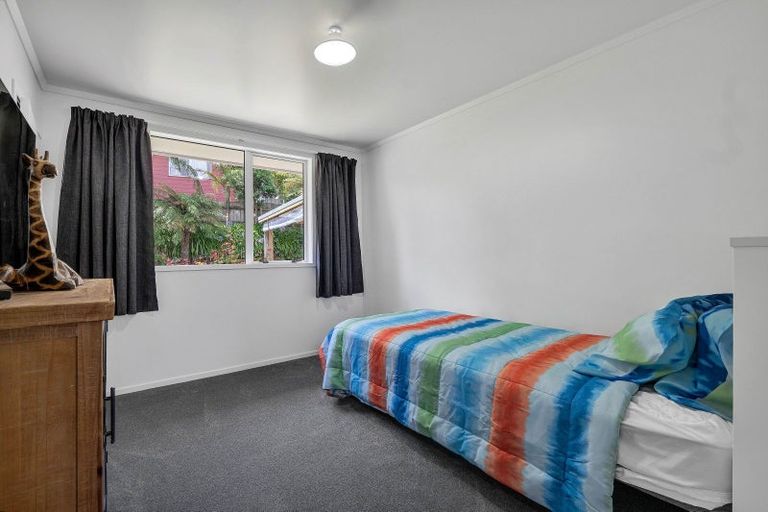 Photo of property in 6a Shaldon Crescent, Blagdon, New Plymouth, 4310