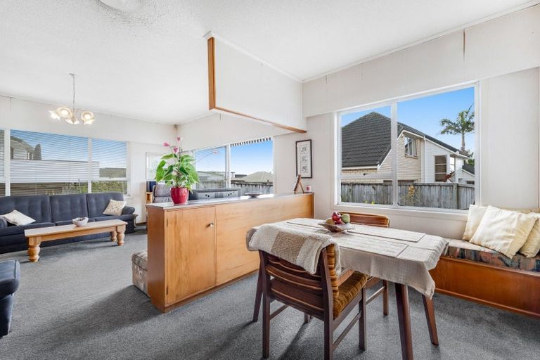 Photo of property in 11 Drake Street, Howick, Auckland, 2014