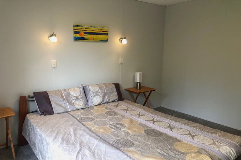 Photo of property in 2/5 Compass Place, Te Atatu Peninsula, Auckland, 0610