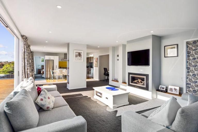 Photo of property in 156 Field Way, Waikanae Beach, Waikanae, 5036