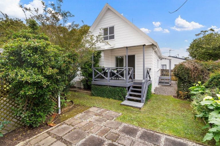 Photo of property in 1/54 De Quincey Terrace, Highland Park, Auckland, 2010