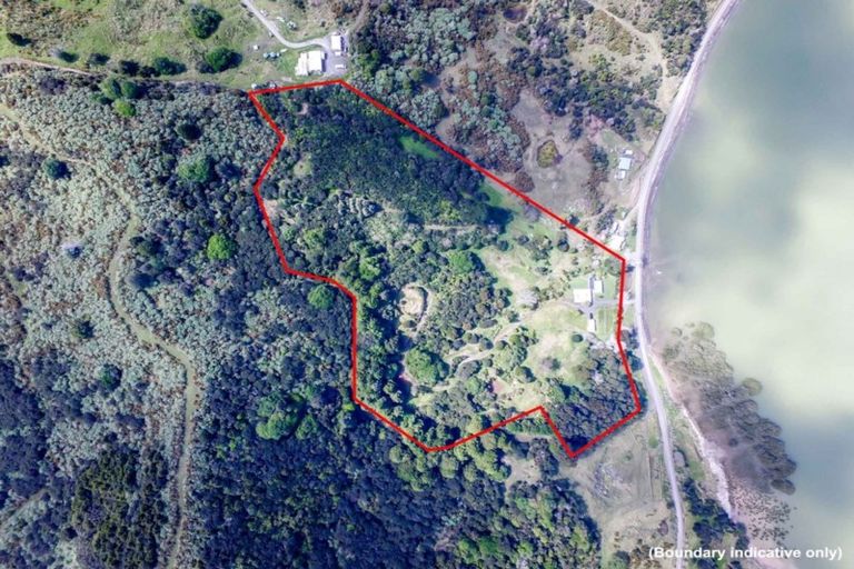 Photo of property in 100 Motukaraka Point Road, Kohukohu, 0491