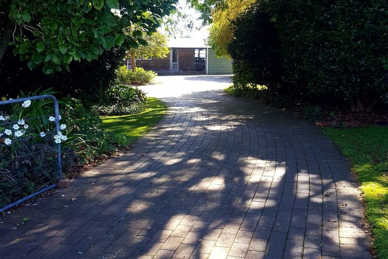 Photo of property in 52 Takiroa Street, Urenui, 4375