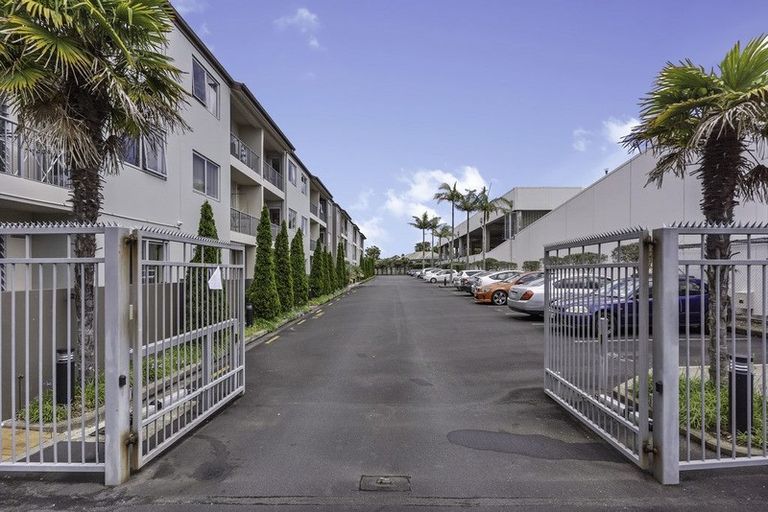 Photo of property in 94b Michael Jones Drive, Flat Bush, Auckland, 2019