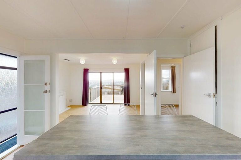 Photo of property in 22 Link Road, Newlands, Wellington, 6037