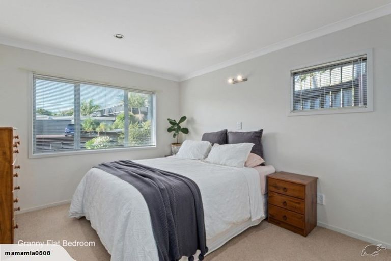 Photo of property in 28 Treeway, Sunnyhills, Auckland, 2010