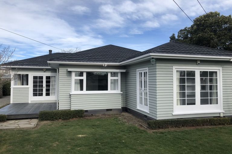 Photo of property in 172 Weston Road, St Albans, Christchurch, 8052