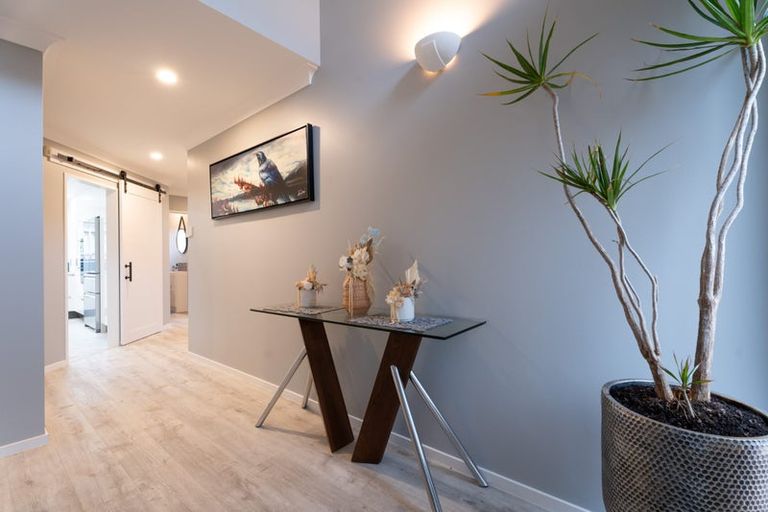 Photo of property in 13 Claverton Grove, Churton Park, Wellington, 6037