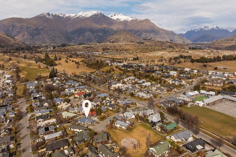 Photo of property in 11 Elva Dawson Place, Arrowtown, 9302
