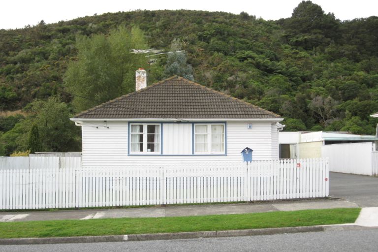 Photo of property in 19a Wilkie Crescent, Naenae, Lower Hutt, 5011