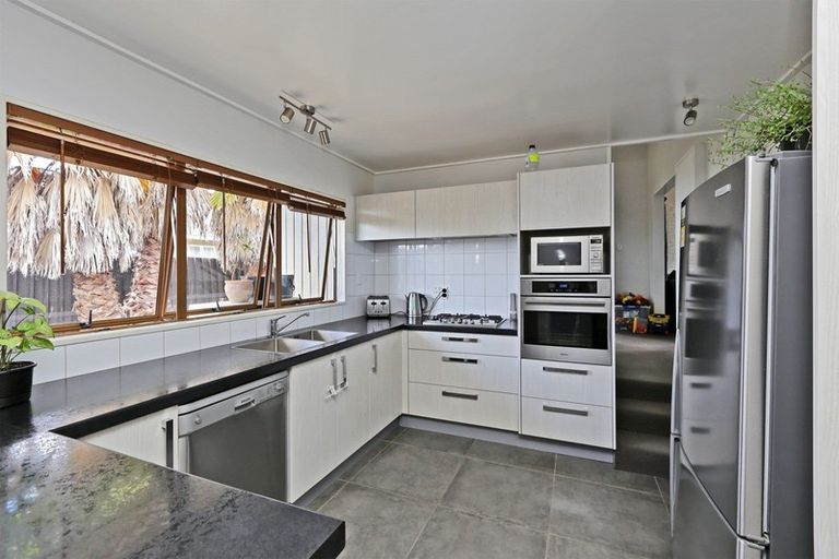 Photo of property in 100 Flaxmere Avenue, Flaxmere, Hastings, 4120