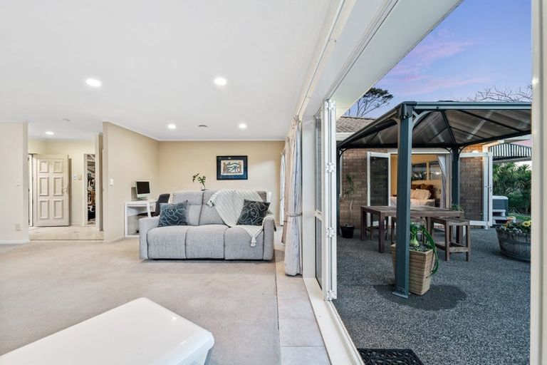 Photo of property in 46 Blue Heron Rise, Stanmore Bay, Whangaparaoa, 0932