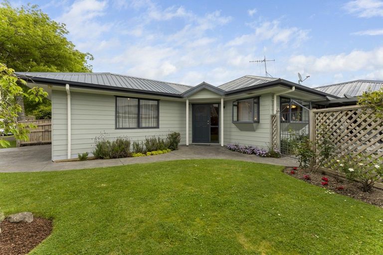 Photo of property in 9 Donegal Grove, Birchville, Upper Hutt, 5018