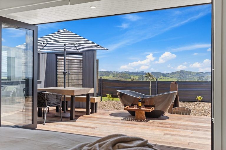 Photo of property in 94 Amreins Road, Waitakere, Henderson, 0782