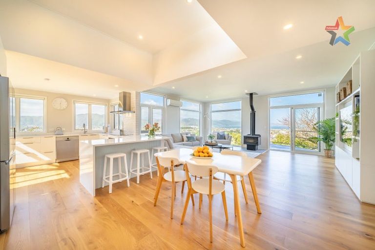 Photo of property in 24 Magnolia Grove, Maungaraki, Lower Hutt, 5010