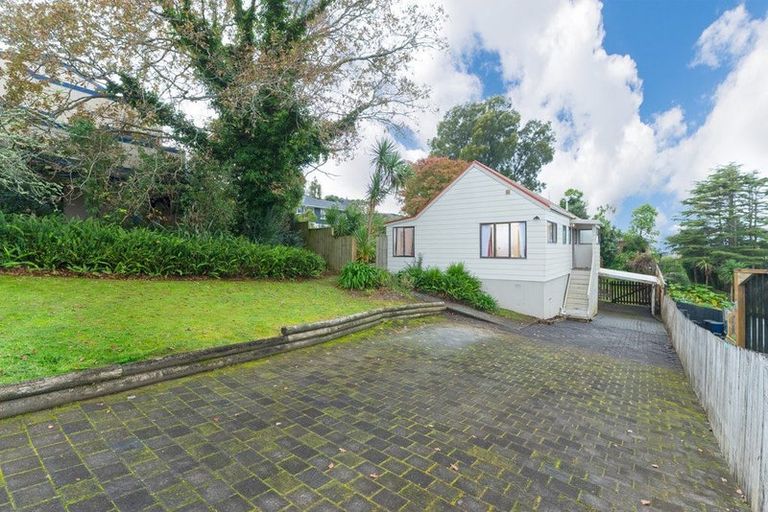 Photo of property in 4 Cyclarama Crescent, Massey, Auckland, 0614