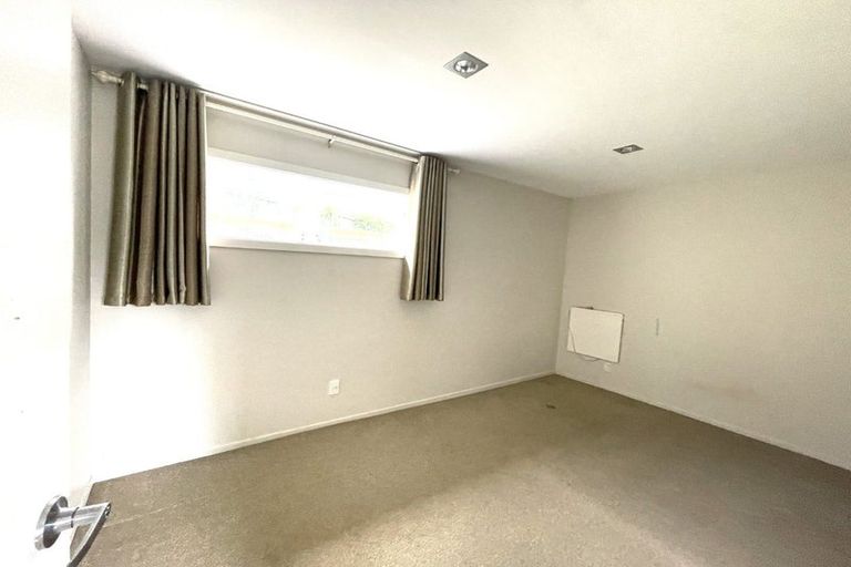 Photo of property in 100 Oakdale Road, Mount Roskill, Auckland, 1041