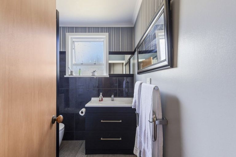 Photo of property in 17 Harris Street, Waitara, 4320