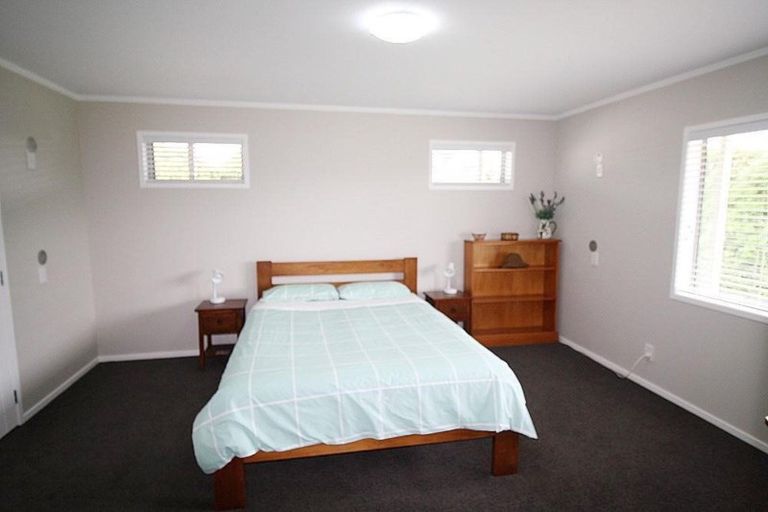 Photo of property in 16 Moray Place, Whiritoa, Whangamata, 3691