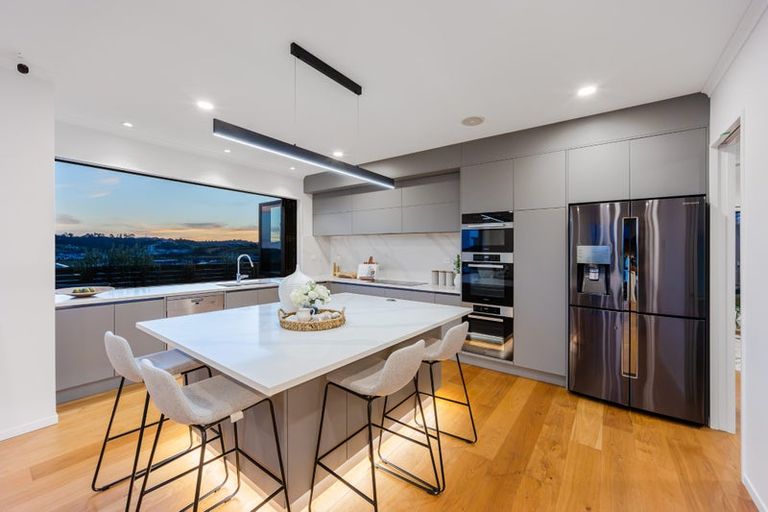 Photo of property in 73 Headsail Drive, Long Bay, Auckland, 0630