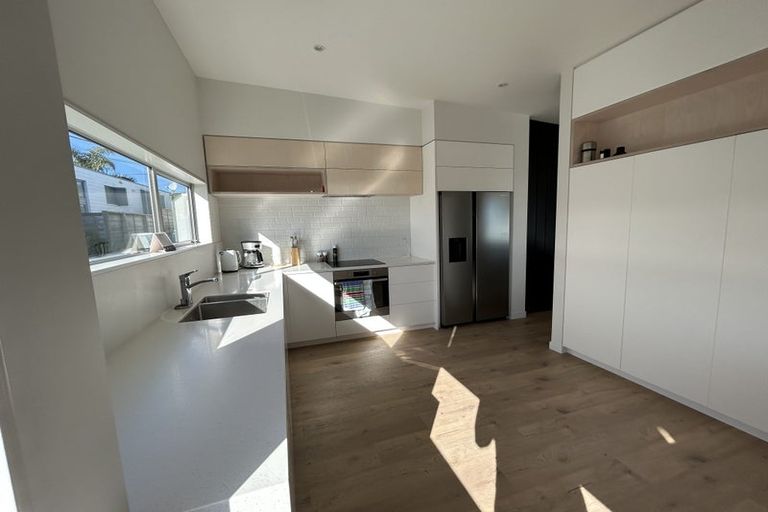 Photo of property in 1/17 De Luen Avenue, Tindalls Beach, Whangaparaoa, 0930