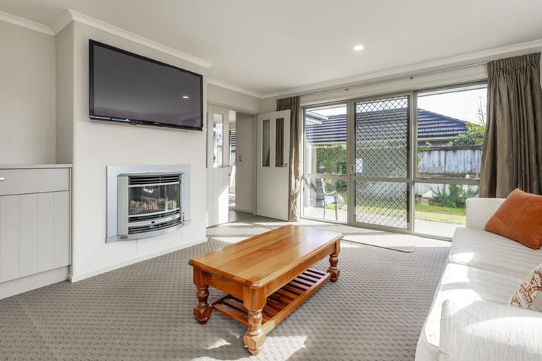Photo of property in 16 Silkwood Crescent, Karaka, Papakura, 2113