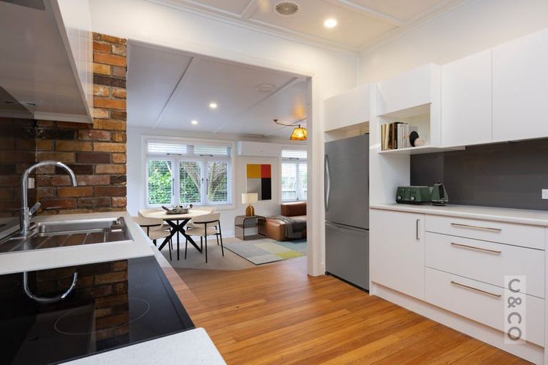 Photo of property in 6 Albert Street, Riverhead, 0820