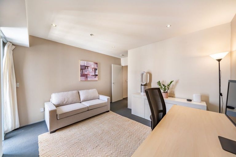 Photo of property in Sanctum Apartment, 10 Ebor Street, Te Aro, Wellington, 6011